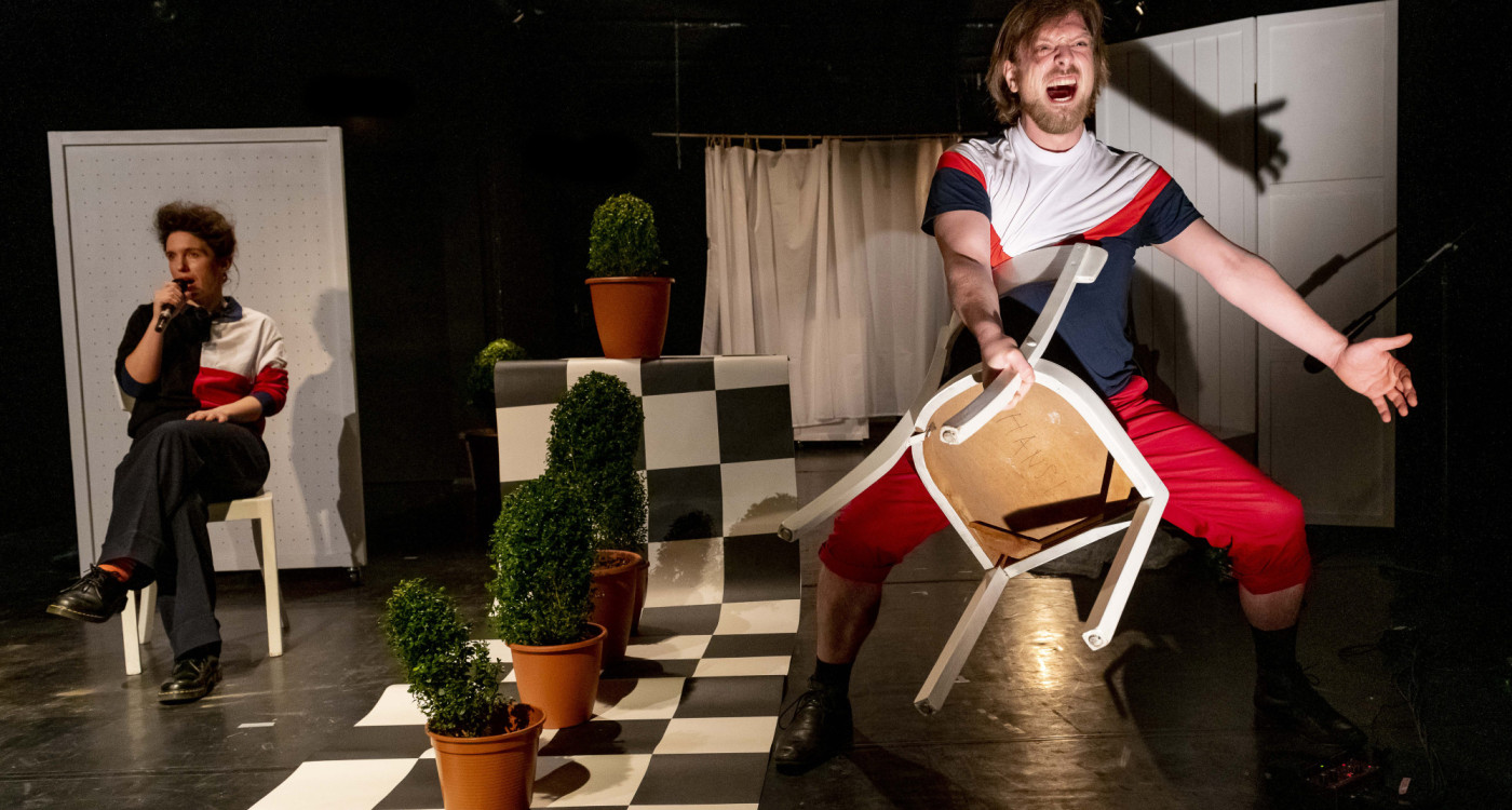 Struwwelpeter ins Hier und Jetzt geholt: Theater Gruene Sosse verpasst Klassiker in der Stadthalle Gifhorn ein Update