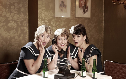 Swing, Krimi und eine Beziehungskomödie: Die Zimtschnecken, Ohnsorg-Theater und mehr im Sonntags-Abo der Stadthalle Gifhorn
