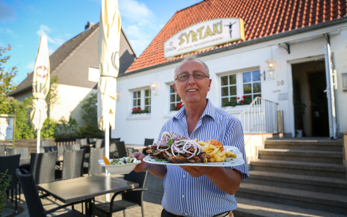 Syrtaki - Gyros, Hähnchen in Ananas, Schweinefilet – und zum Schluss gibt‘s kalten Ouzo