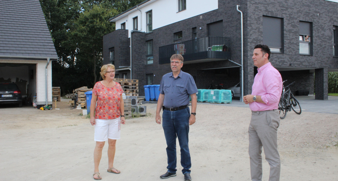 Tag zwei der Sommer-Tour im Video - Gifhorns Bürgermeister Matthias Nerlich besuchte das Neubaugebiet und den Betrieb Fliesen Schacht in Wilsche