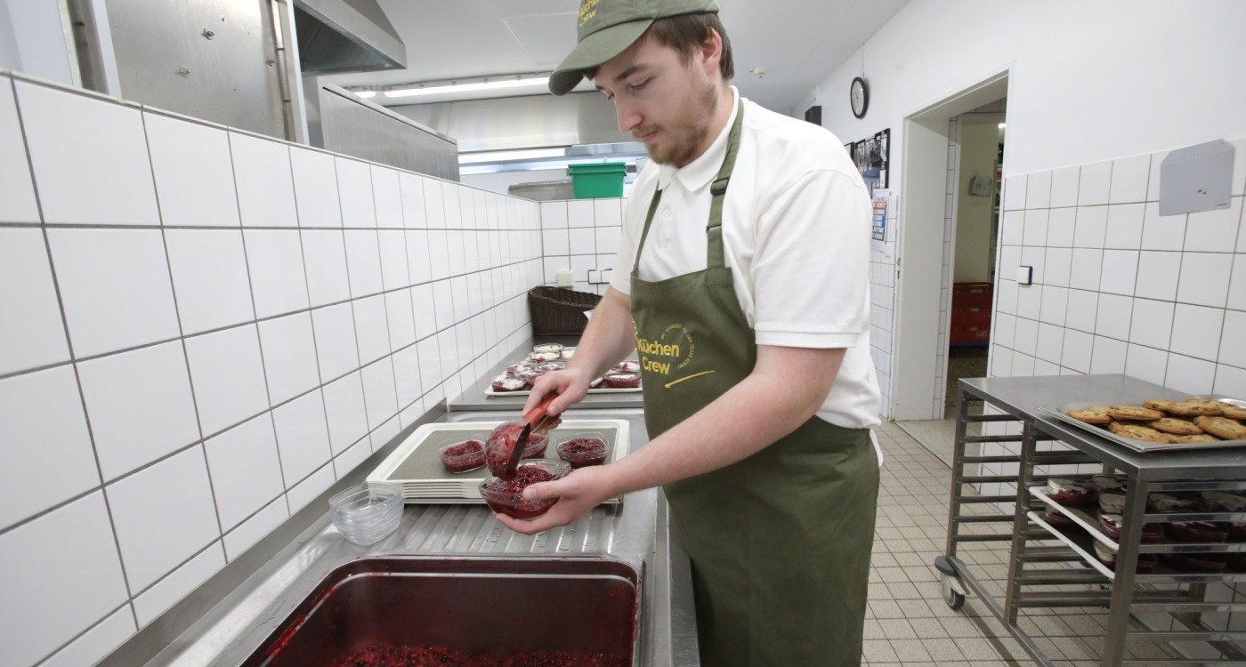 Teamgeister in der Küche der Lebenshilfe Gifhorn: Alleine in diesem Jahr bereitete der Bereich mehr als 127.000 Mahlzeiten zu