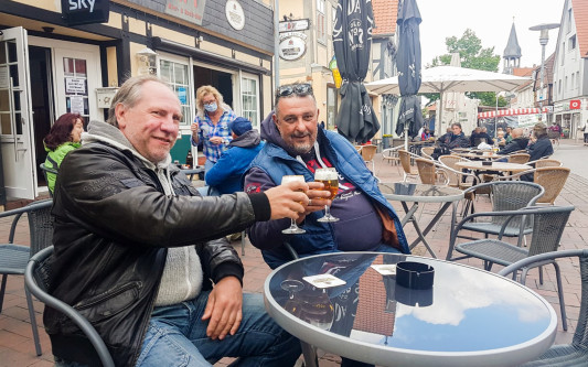Testen lassen, Tisch buchen, Bier bestellen: Gifhorns Außengastronomie macht heute wieder auf