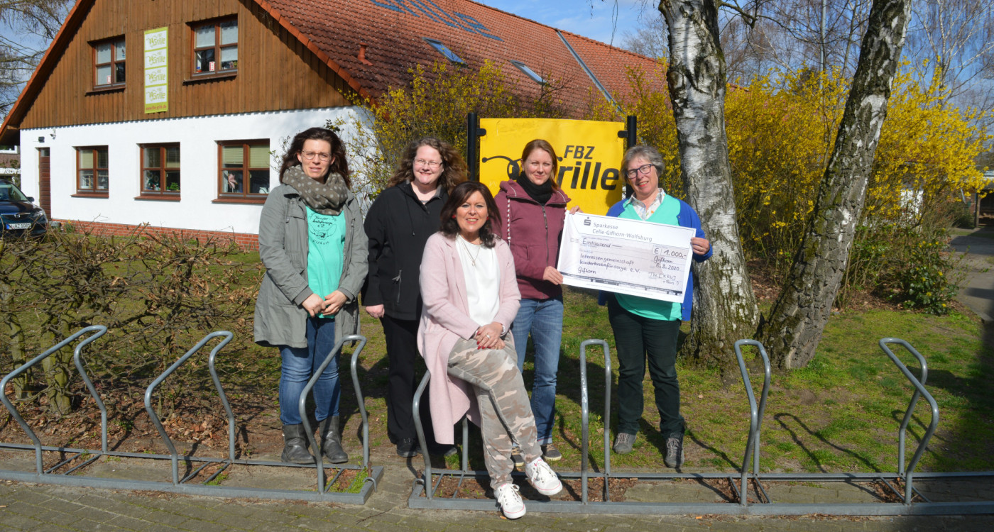 The Kru und Gate4Two sammeln 1000 Euro für Gifhorner Kinderkrebsfürsorge