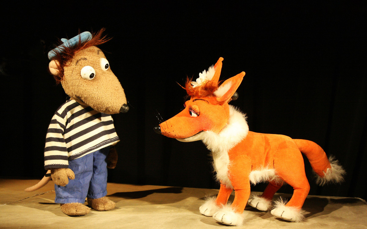 Theater für Kids in der Stadthalle: Eliot und Isabella lösen einen mysteriösen Kriminalfall im Finsterwald