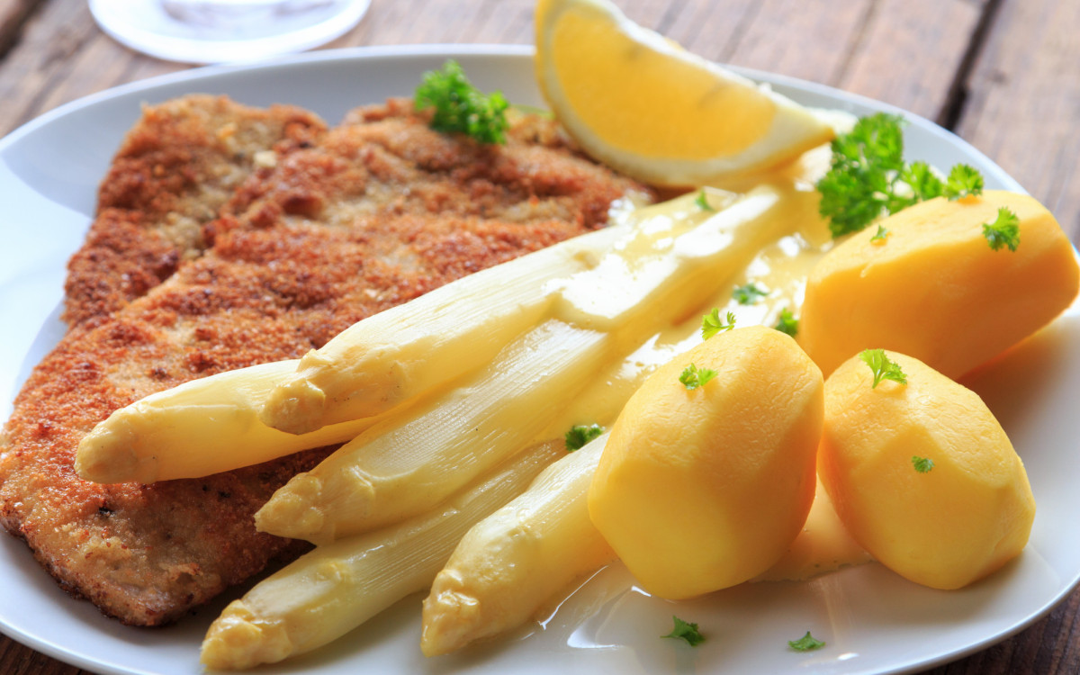 Tolle Aktionstage im Wilscher Restaurant: Spargelbuffet, Frühstücksbuffet und Schnitzel satt im Deutschen Heinrich
