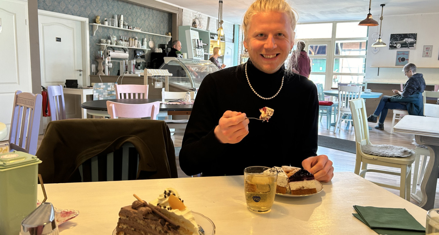 Torten so hübsch als hätten sie Abschlussball: Das Café Elsbeth in Hillerse bietet extravagante Torten aus Meisterhand an