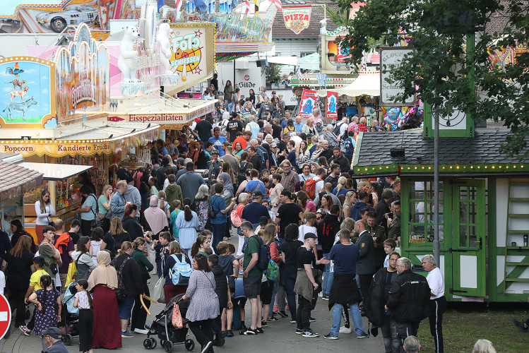 Torwand, Slackline und viel Süßes für die Jüngsten: Das war der Schützenfest-Samstag mit dem großen Kinderschützenfest