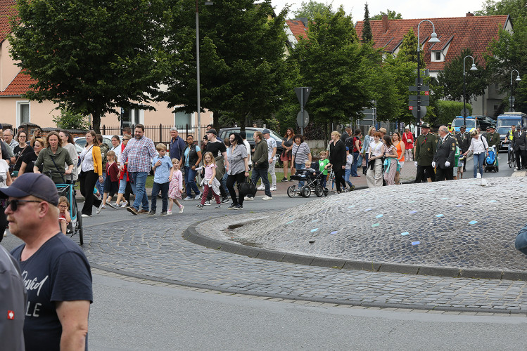 Torwand, Slackline und viel Süßes für die Jüngsten: Das war der Schützenfest-Samstag mit dem großen Kinderschützenfest