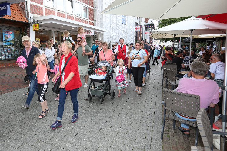 Torwand, Slackline und viel Süßes für die Jüngsten: Das war der Schützenfest-Samstag mit dem großen Kinderschützenfest