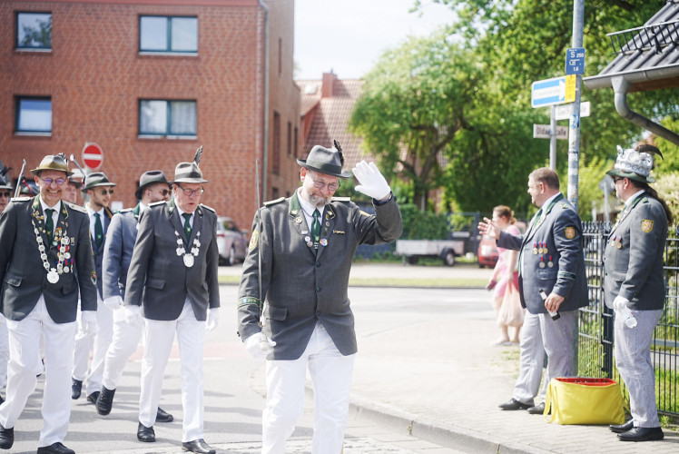 Trotz Tropenhitze beste Laune beim Gifhorner Schützenfest: KURT zeigt Euch die schönsten Bilder des Freitagsumzugs
