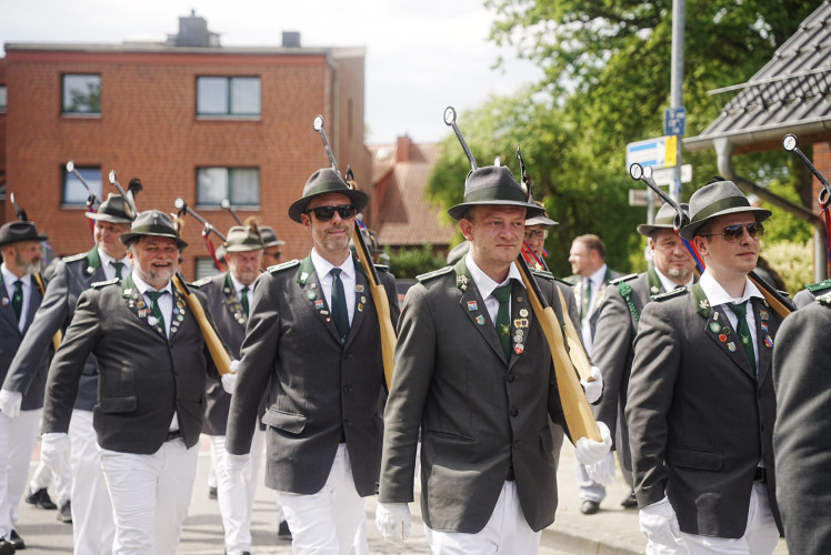 Trotz Tropenhitze beste Laune beim Gifhorner Schützenfest: KURT zeigt Euch die schönsten Bilder des Freitagsumzugs