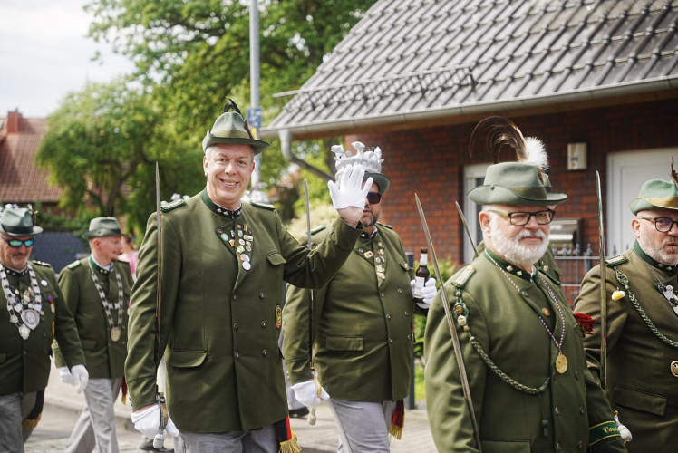 Trotz Tropenhitze beste Laune beim Gifhorner Schützenfest: KURT zeigt Euch die schönsten Bilder des Freitagsumzugs