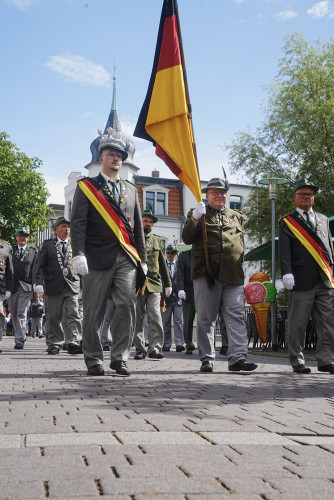 Trotz Tropenhitze beste Laune beim Gifhorner Schützenfest: KURT zeigt Euch die schönsten Bilder des Freitagsumzugs