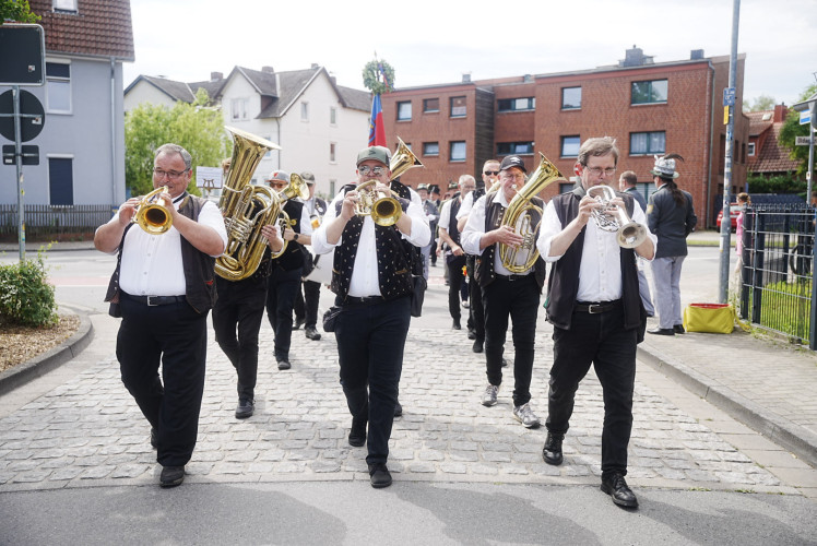 Trotz Tropenhitze beste Laune beim Gifhorner Schützenfest: KURT zeigt Euch die schönsten Bilder des Freitagsumzugs