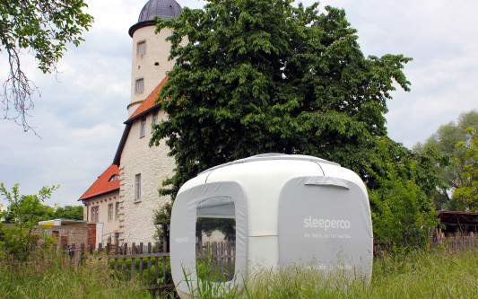 Übernachtung mit Blick in den Sternenhimmel - Neues Sleeperoo im Burgmuseum Brome