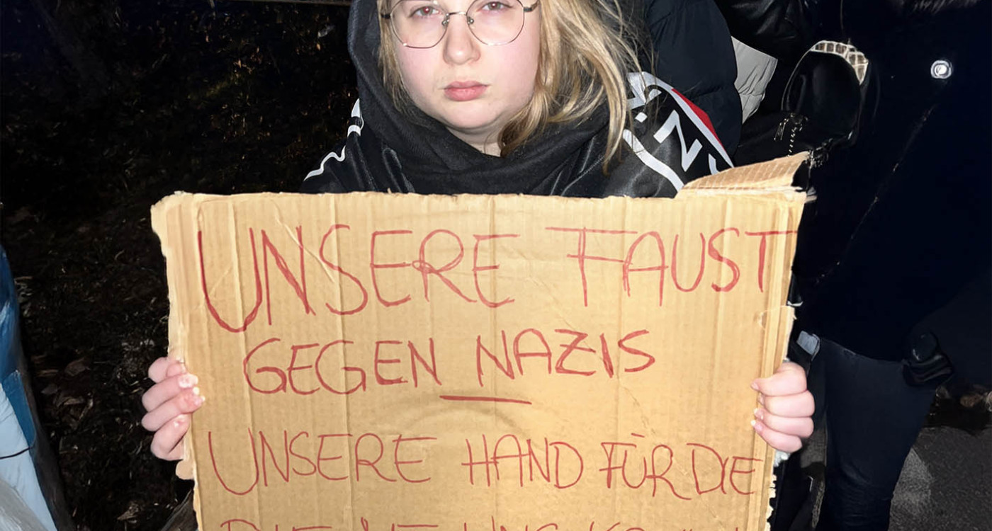 Uns trennt die Barrikade: Unsere Kolumnistin Mia Anna Elisabeth Timmer macht sich Sorgen um das politische Schweigen in den Familien