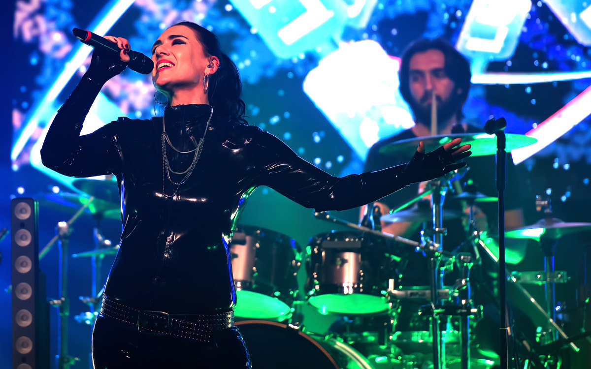 Valid blU erzählen in der Stadthalle Gifhorn die Dystopie mit Art-Rock