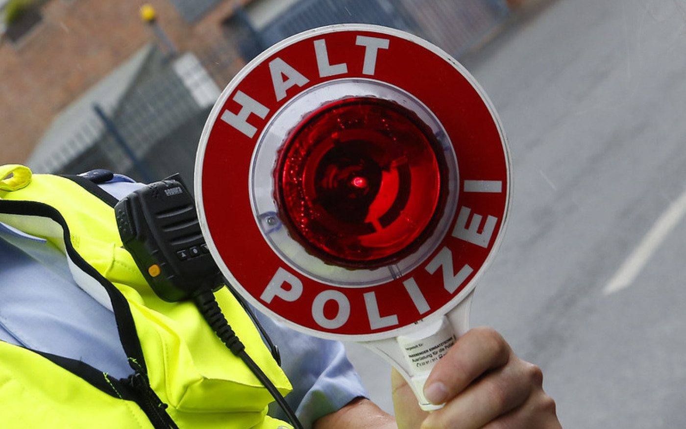 Verfolgungsjagd in Kästorf - BMW-Fahrer entkommt Polizei und baut Unfall