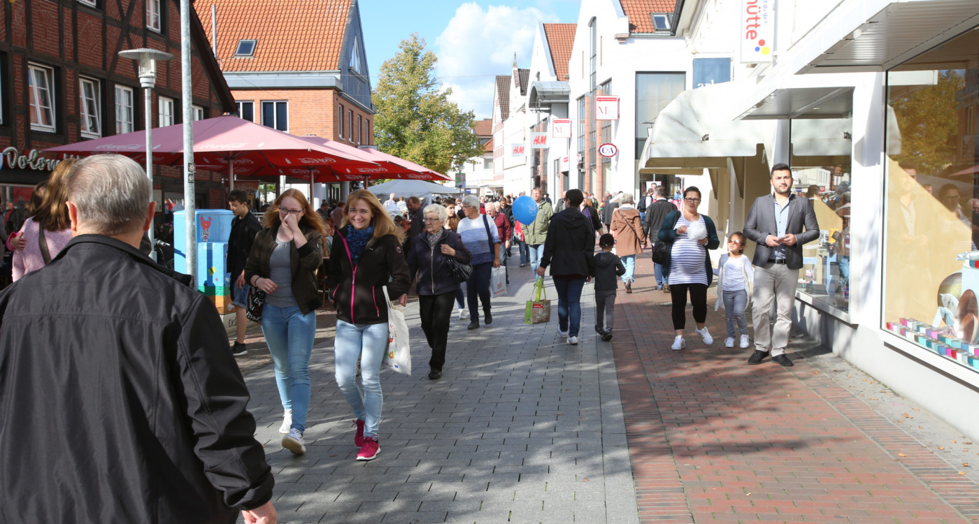 Verkaufsoffener Sonntag findet zum ersten Mal seit Pandemiebeginn statt - Publikumsmagnet soll zum AltSTATTfest Geschäfte unterstützen