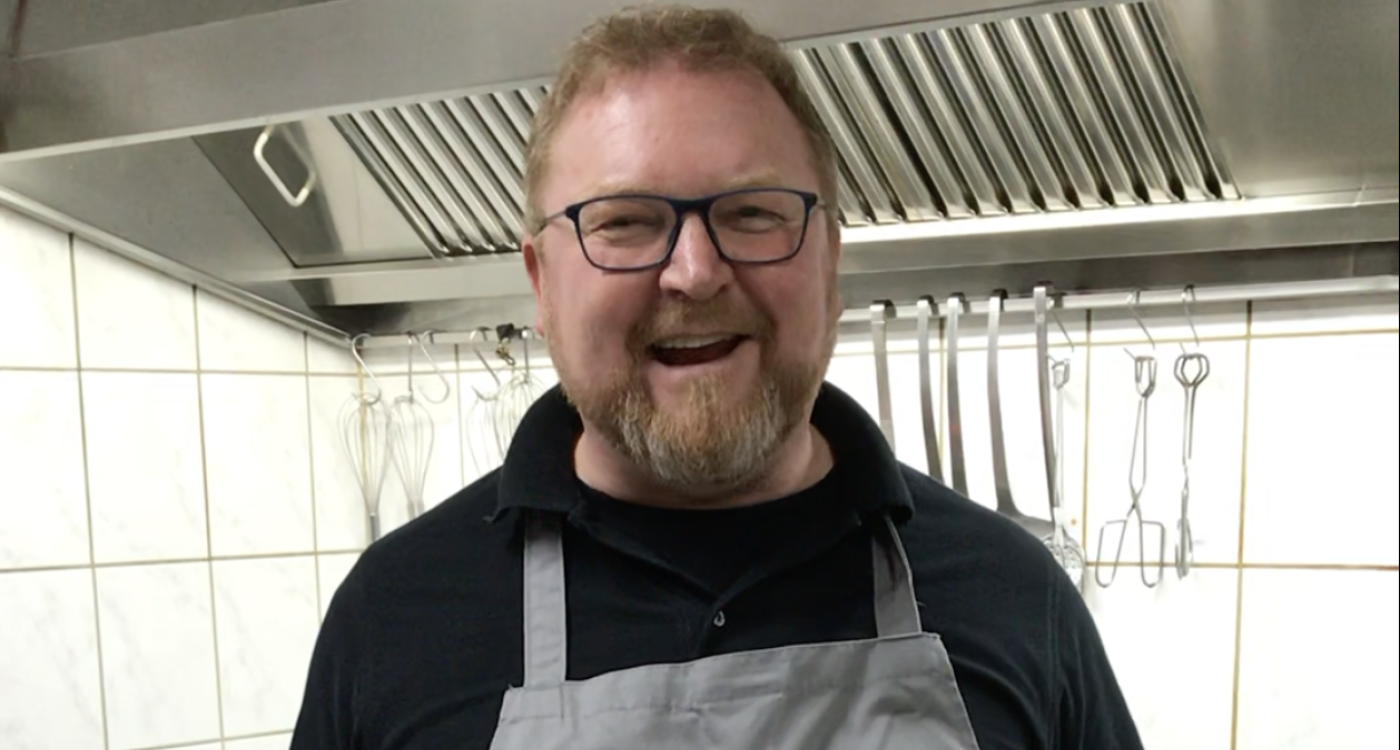 Video zum Nachkochen: So zaubert Chefkoch Sven Wiese seine köstliche Senfsauce