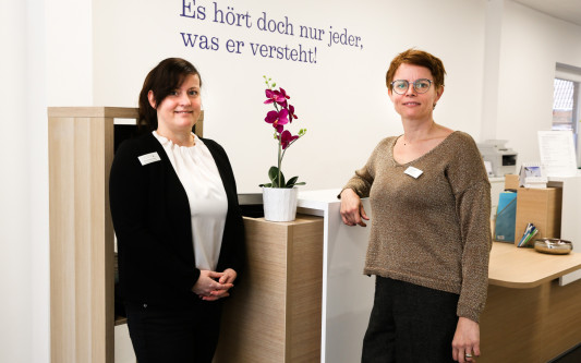 Viel hören – aber schlecht verstehen: Hörsysteme von Ohr-Concept in Gifhorn unterstützen künstlich den Störgeräuschfilter
