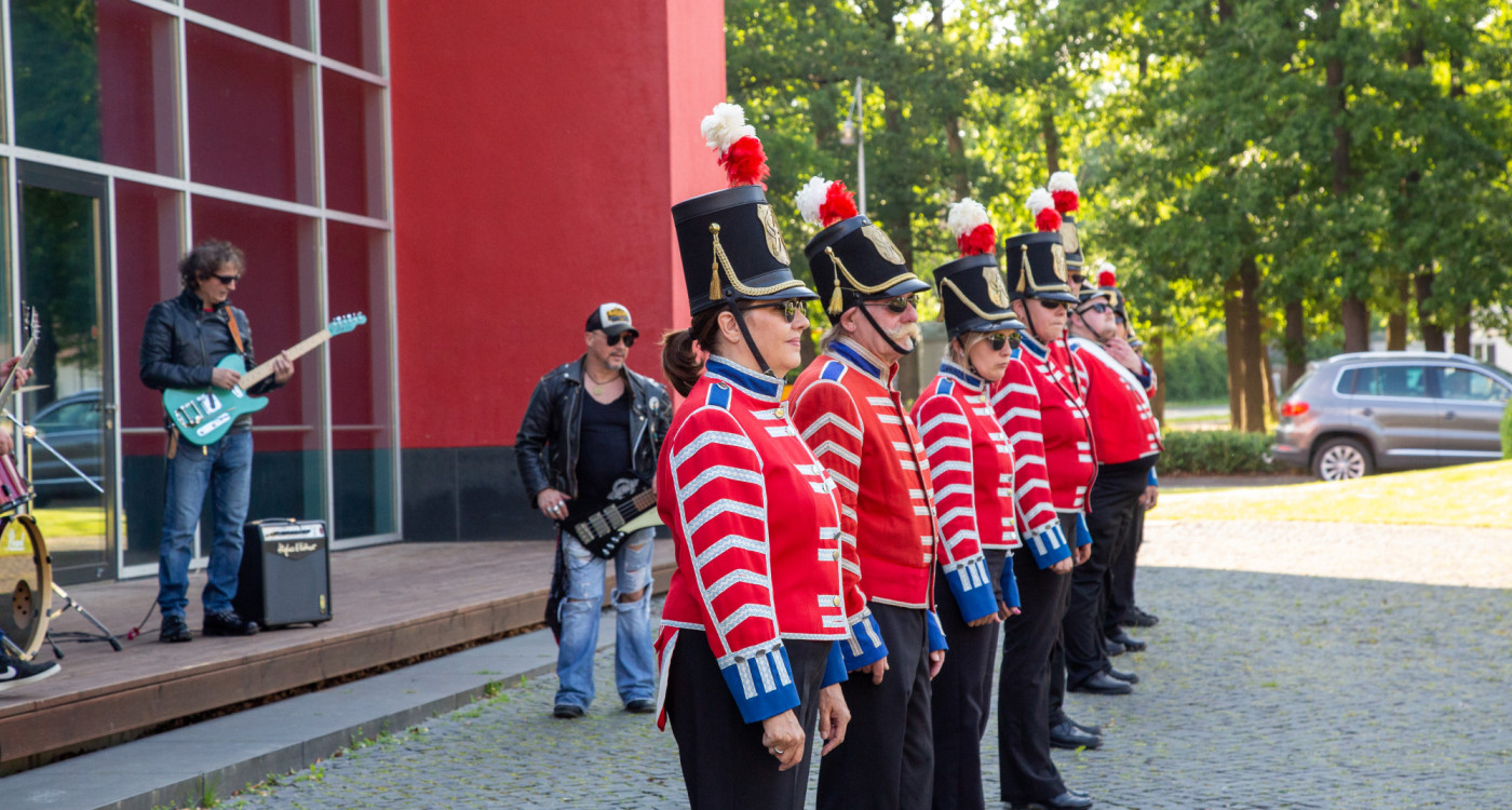 Volker Schlag, Kultbahnhof-Band und Waterloo-Kapelle drehen Musikvideo für Gifhorns Online-Schützenfest