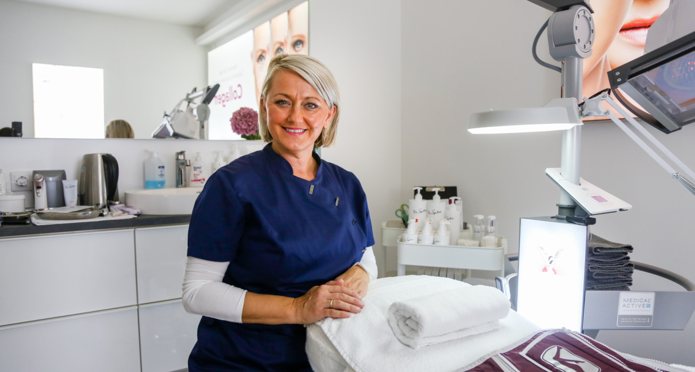 Voll-Erholung durch Beauty-Licht und Massage - Die Beauty-Lounge arbeitet mit Bio-Cellulose-Masken und Slimyonik-Technik