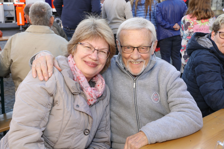 Volle Action auf dem Marktplatz: Wir zeigen Euch die tollsten Fotos von Gifhorns Tanz in den Mai
