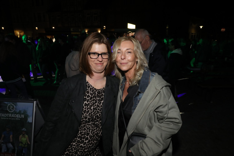 Volle Action auf dem Marktplatz: Wir zeigen Euch die tollsten Fotos von Gifhorns Tanz in den Mai