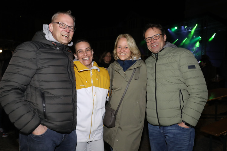 Volle Action auf dem Marktplatz: Wir zeigen Euch die tollsten Fotos von Gifhorns Tanz in den Mai