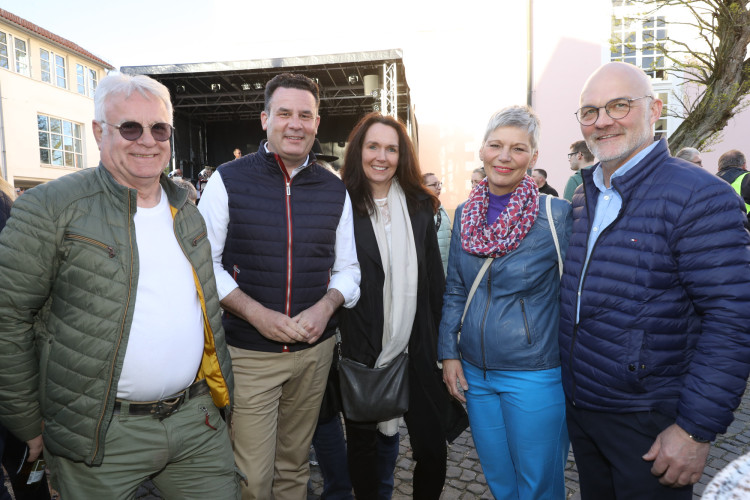 Volle Action auf dem Marktplatz: Wir zeigen Euch die tollsten Fotos von Gifhorns Tanz in den Mai