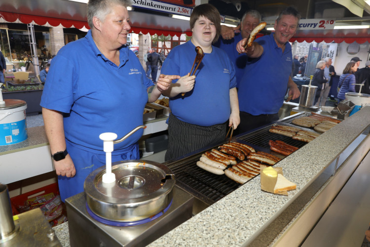 Volle Action auf dem Marktplatz: Wir zeigen Euch die tollsten Fotos von Gifhorns Tanz in den Mai