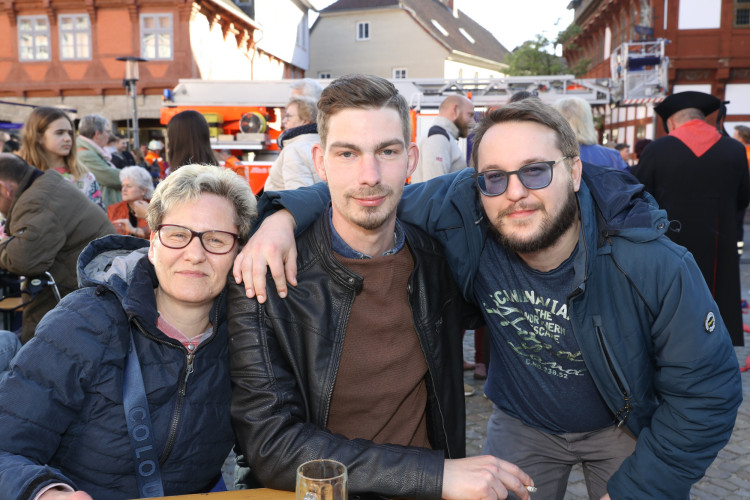 Volle Action auf dem Marktplatz: Wir zeigen Euch die tollsten Fotos von Gifhorns Tanz in den Mai