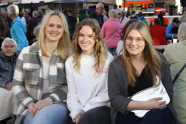Volle Action auf dem Marktplatz: Wir zeigen Euch die tollsten Fotos von Gifhorns Tanz in den Mai