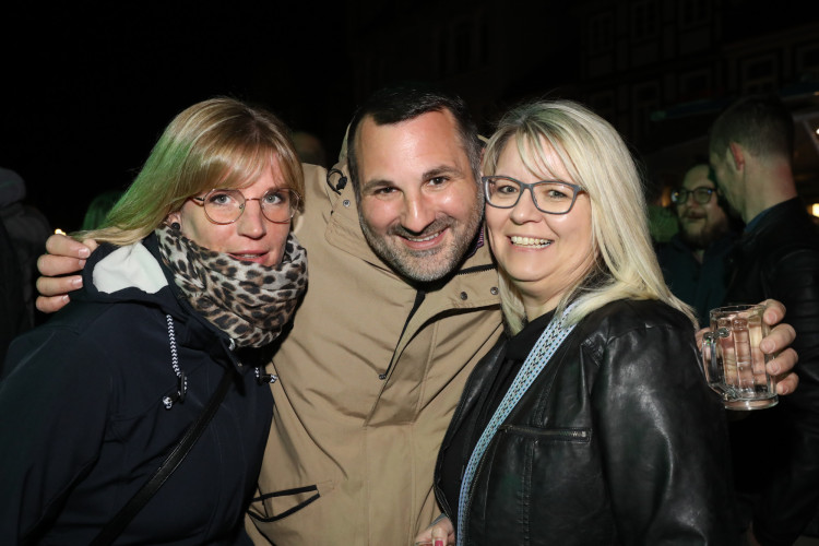Volle Action auf dem Marktplatz: Wir zeigen Euch die tollsten Fotos von Gifhorns Tanz in den Mai