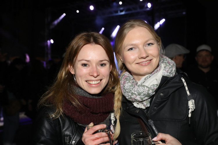 Volle Action auf dem Marktplatz: Wir zeigen Euch die tollsten Fotos von Gifhorns Tanz in den Mai