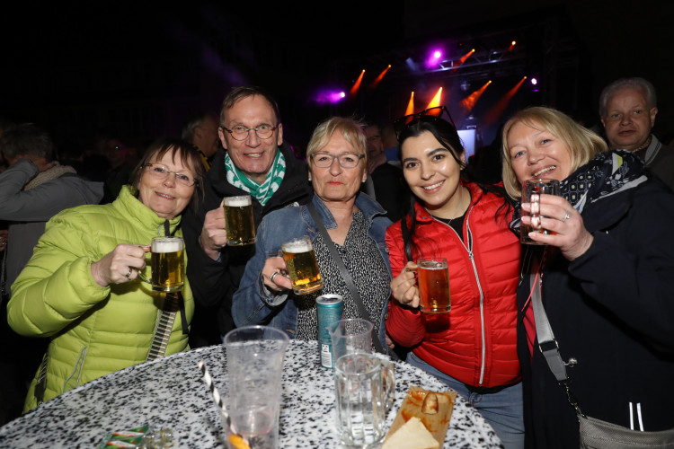 Volle Action auf dem Marktplatz: Wir zeigen Euch die tollsten Fotos von Gifhorns Tanz in den Mai