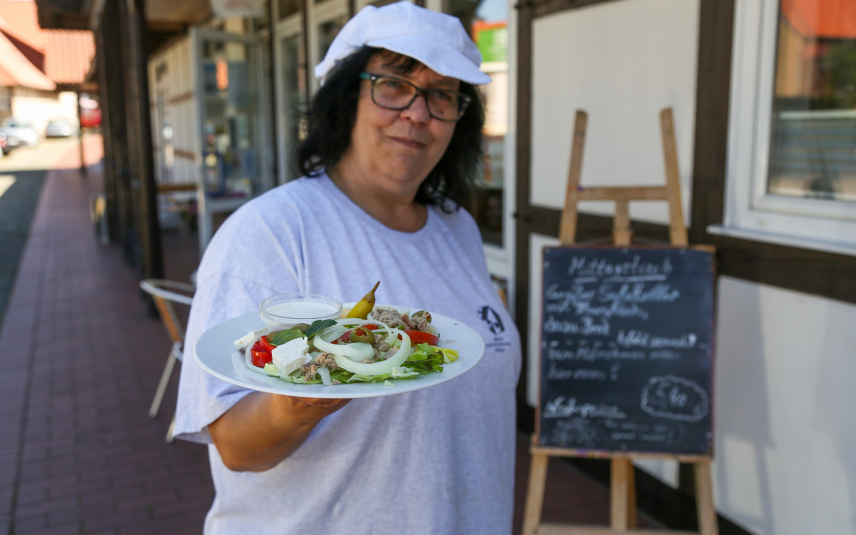 Vom Fischtopf bis zu den Käsespätzle - Außer-Haus-Verkauf des Mehrgenerationenhauses immer mittags