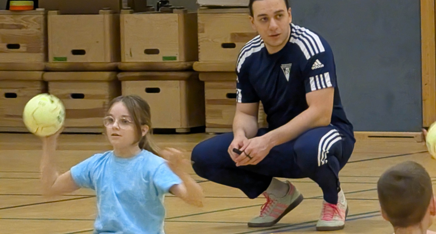 Vom Profi lernen: Handballer Koray Ayar trainiert Jugendmannschaften der HSG Müden-Seershausen