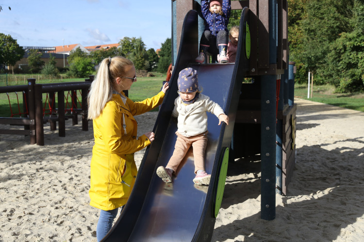 Von diesem Spielplatz schwärmen alle Kinder: Über den Themenspielplatz am Schlosssee hat KURT mit Planerin Daniela Krause gesprochen