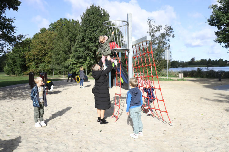 Von diesem Spielplatz schwärmen alle Kinder: Über den Themenspielplatz am Schlosssee hat KURT mit Planerin Daniela Krause gesprochen