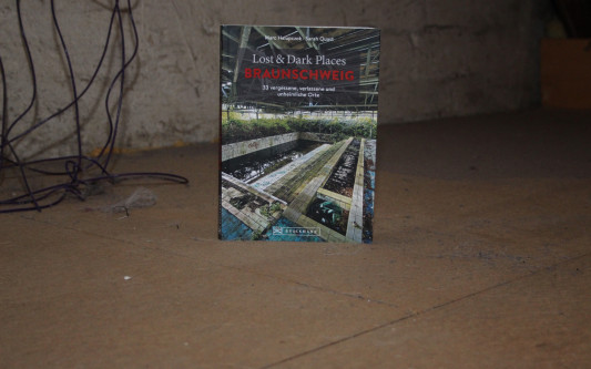 Von Hexenverbrennung bis Weltkriegsbunker: Der gebürtige Gifhorner Marc Halupczok schickt uns mit seinem Grusel-Guide auf Spuk-Spaziergang durchs Braunschweiger Land