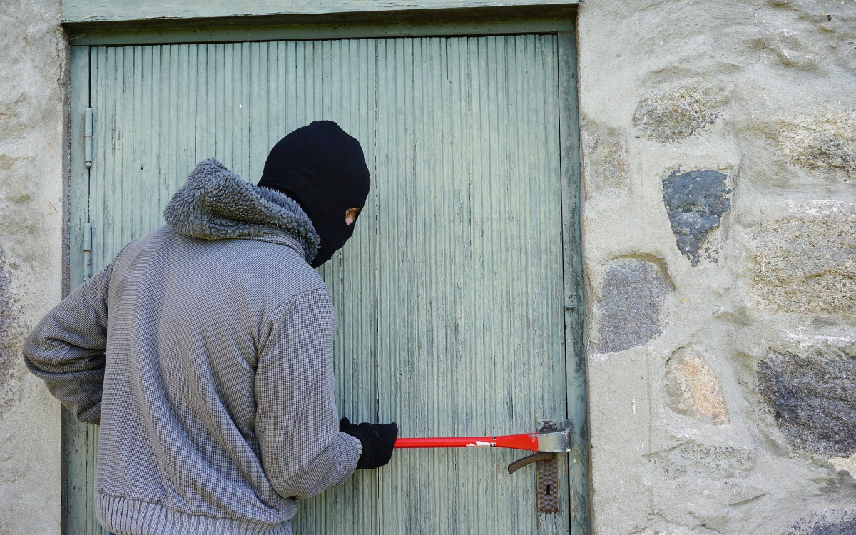 Vorsicht vor Betrugsmaschen zur Weihnachtszeit: Einbruch