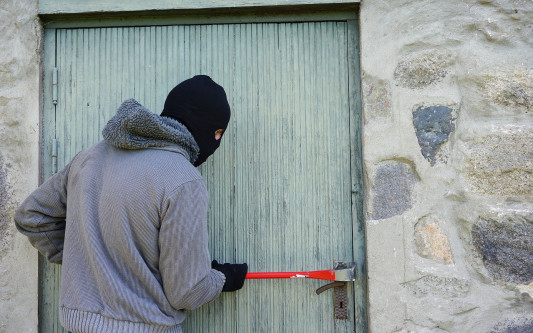 Vorsicht vor Betrugsmaschen zur Weihnachtszeit: Einbruch