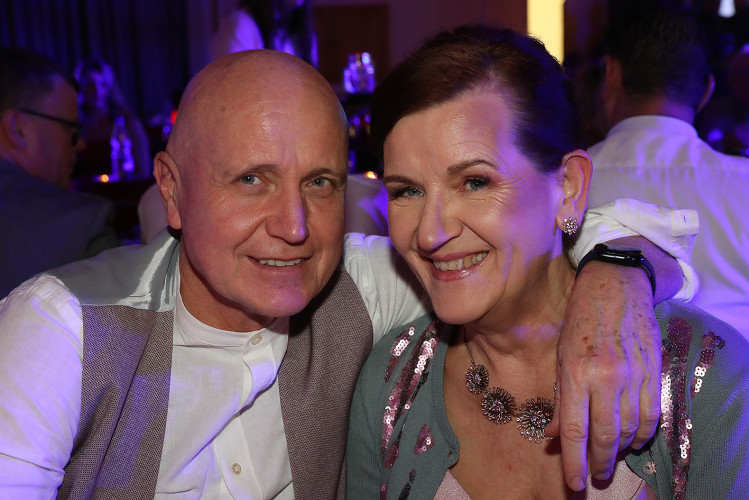 Wahnsinns-Auftakt zum Jubiläumsjahr: Mehr als 200 Gäste tanzen vergnügt beim Feuerwehrball in Gamsen – mit großer KURT-Bildergalerie