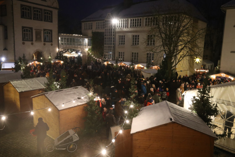 Weihnachtsstimmung im Gifhorner Schloss: KURT zeigt Euch die schönsten Bilder des Schlossmarkts