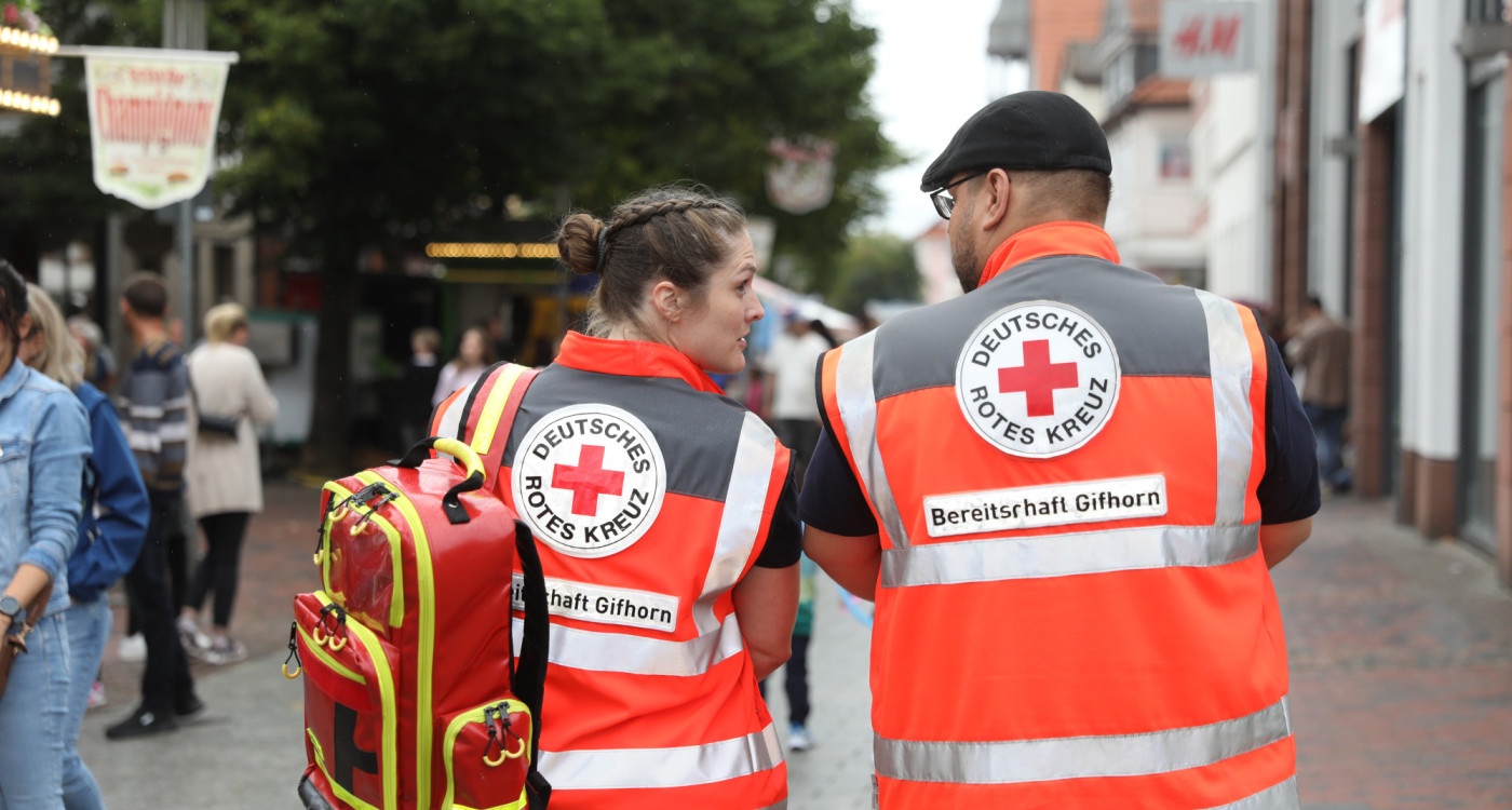 Weil sie sich kümmern, können wir feiern: Ehrenamtliche und hauptberufliche Helfer sind beim Altstadtfest im Einsatz