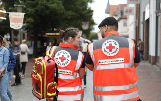 Weil sie sich kümmern, können wir feiern: Ehrenamtliche und hauptberufliche Helfer sind beim Altstadtfest im Einsatz