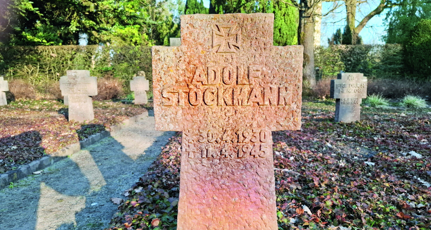 Weiße Bettlaken, brennende Akten: Acht Todesfälle sind in den Sterbebüchern der Stadt für den 11. April 1945 dokumentiert