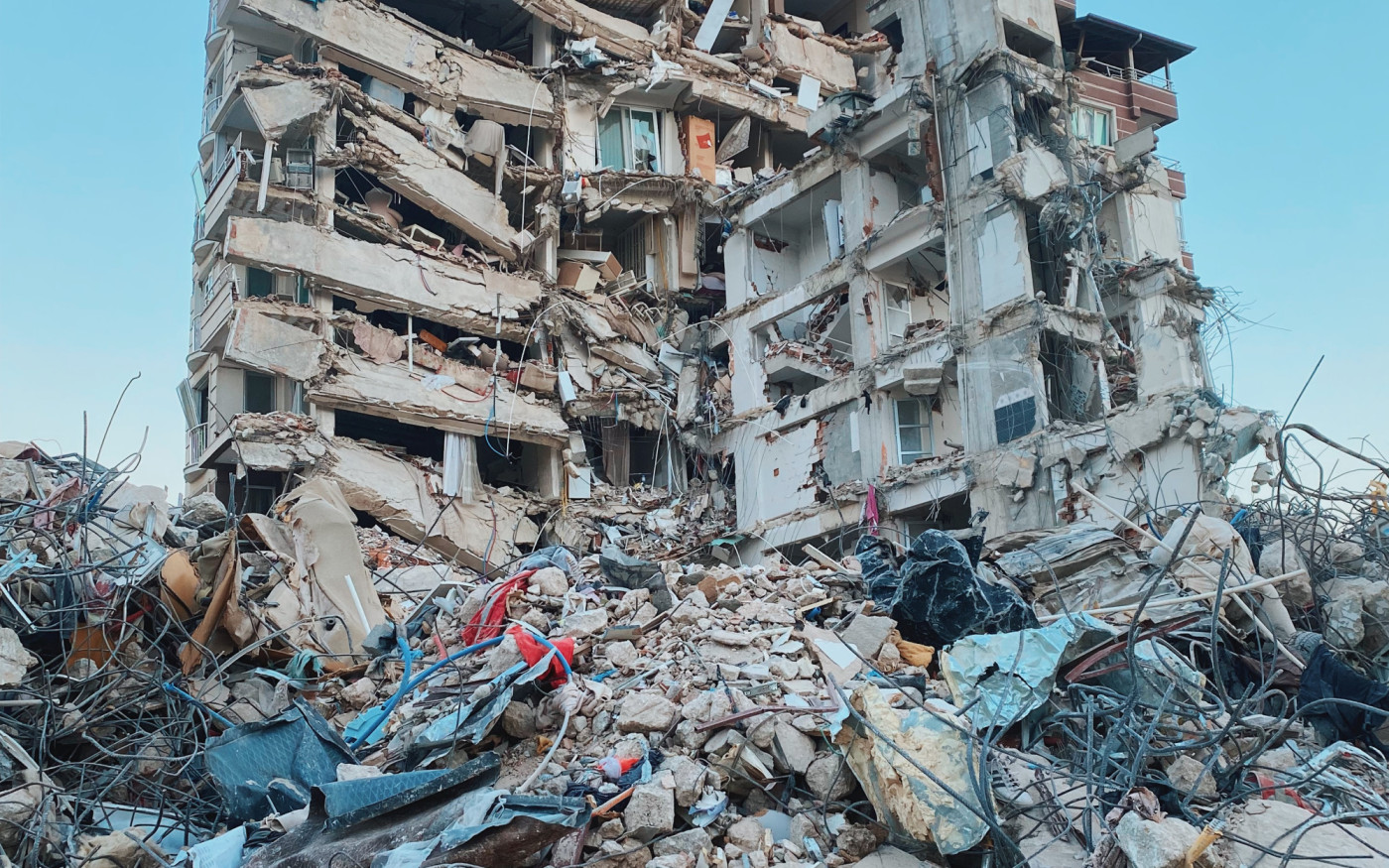 Wenn einfach alles über Dir zusammenbricht: Die Gifhornerin Çağla Canıdar hat das Erdbeben in der Türkei von 1999 überlebt - und hofft heute auf den Sturz der Regierung Erdoğan